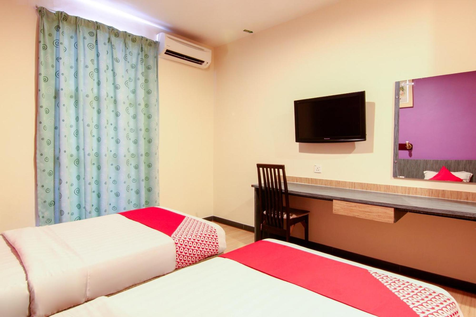 Super Oyo 43930 Hotel Esplanade SDK Esterno foto